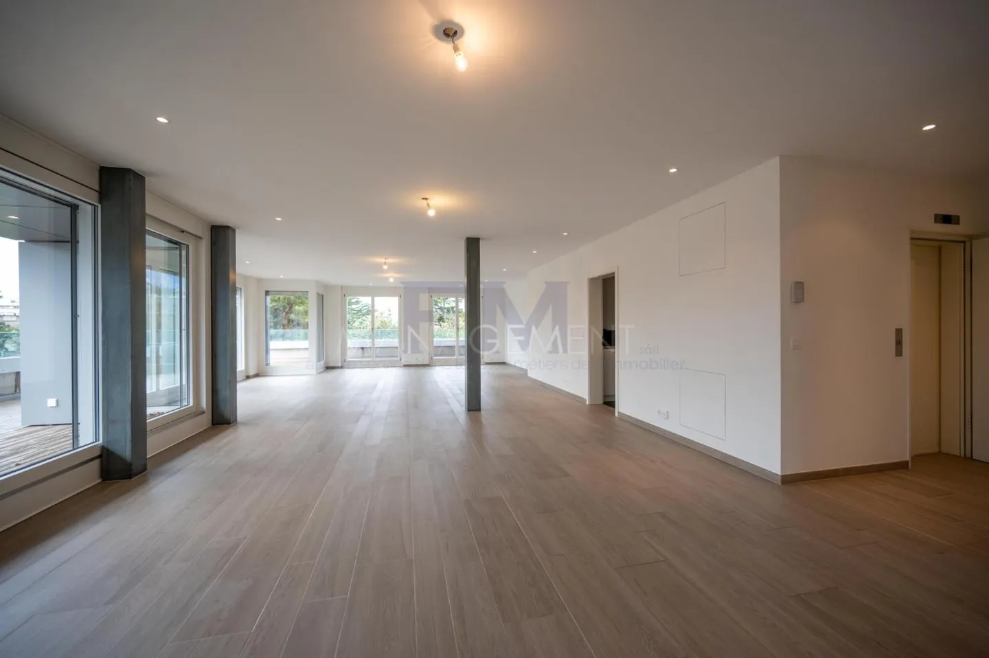 Appartement de Luxe avec Terrasse - Photo 5 sur 11