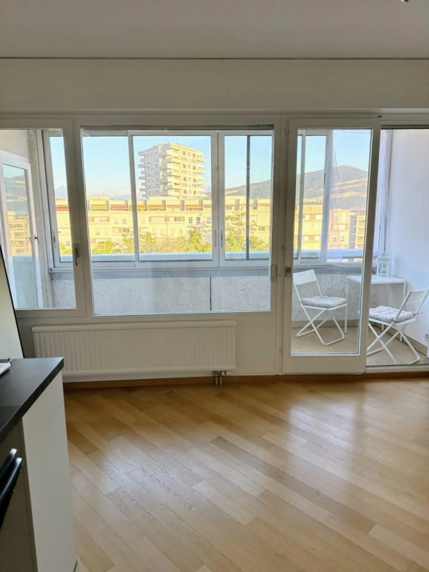 Charming Apartment with Veranda - Photo 4 of 10