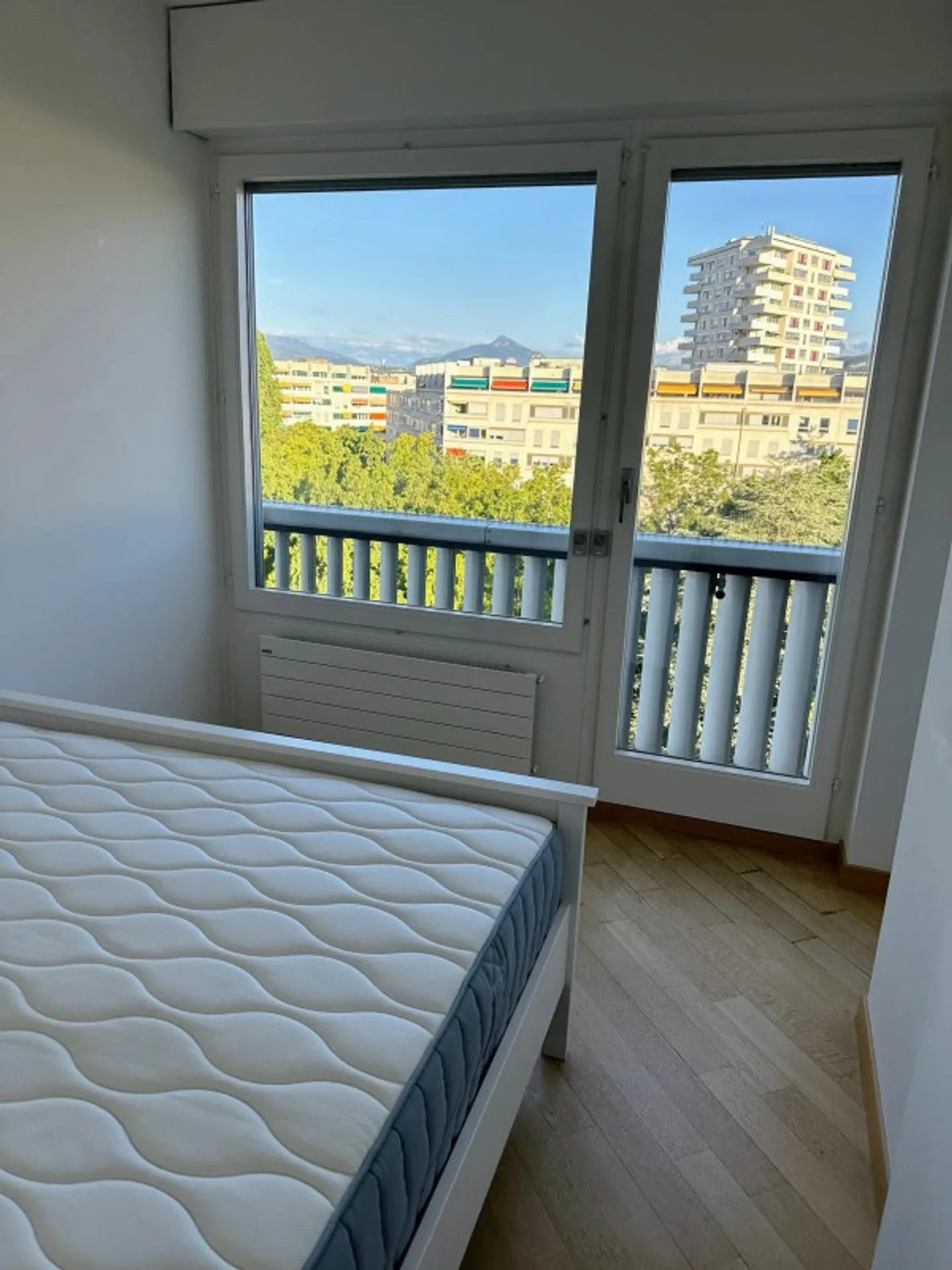 Charming Apartment with Veranda - Photo 6 of 10