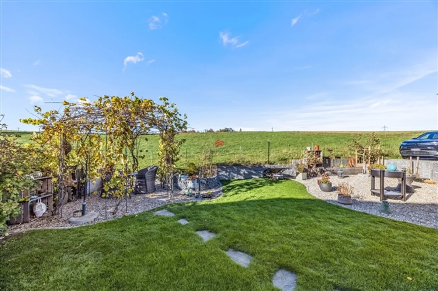 Calme et ensoleillé avec un jardin bien entretenu ! - Photo 6 sur 11