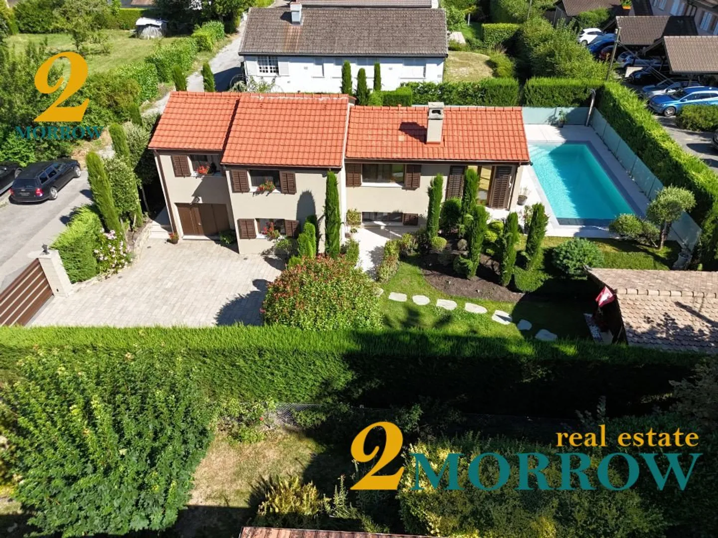 Beautiful fully renovated individual villa with pool and garden - Photo 2 of 9