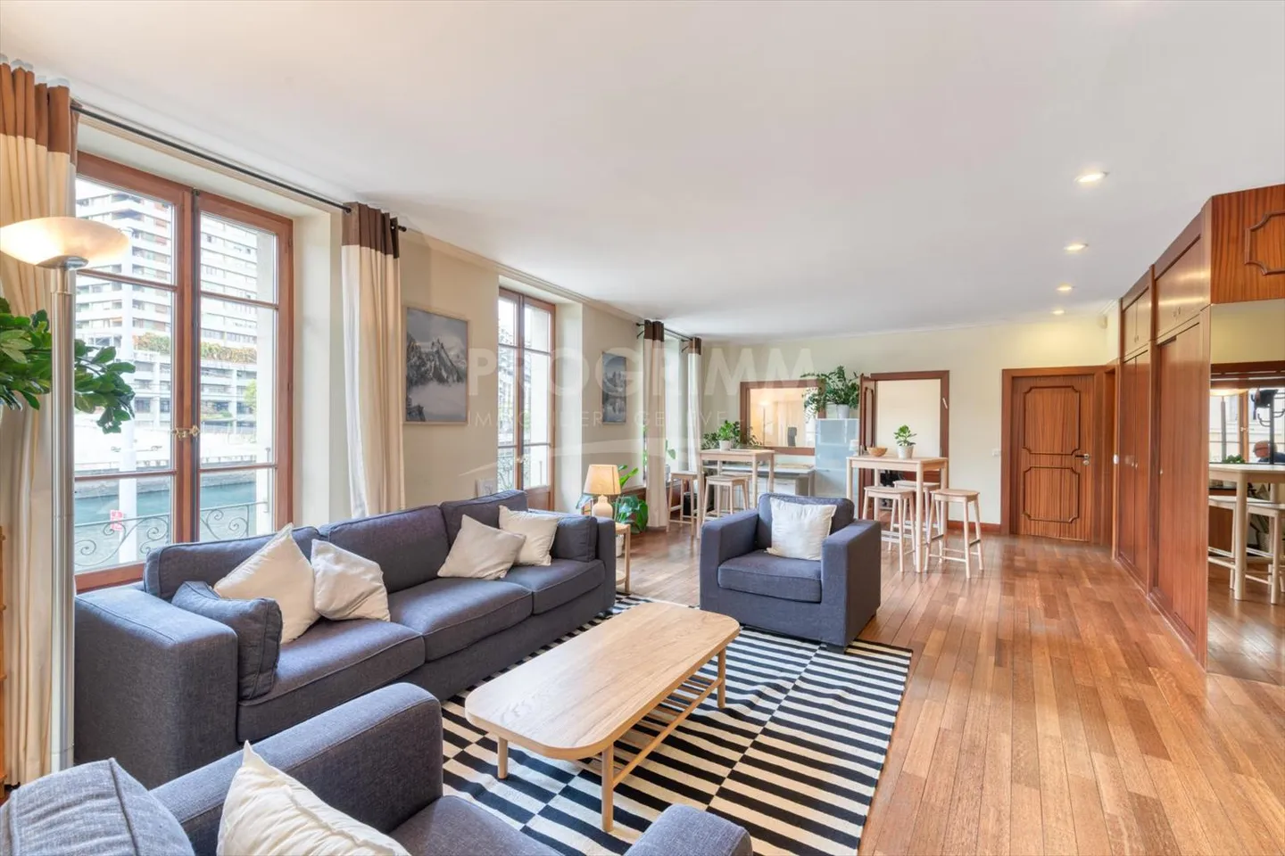 Quai du Rhône. Uffici di alta qualità con fibra, parcheggi e balconi. Parcheggi - Foto 1 di 11