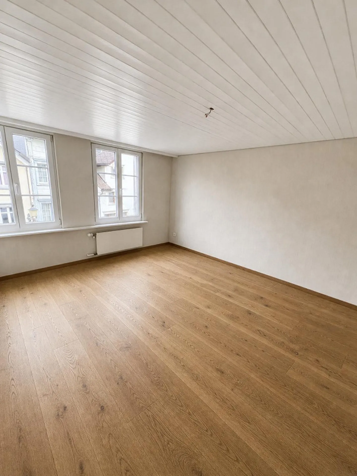 Maison mitoyenne fraîchement rénovée dans la ville - Photo 6 sur 10