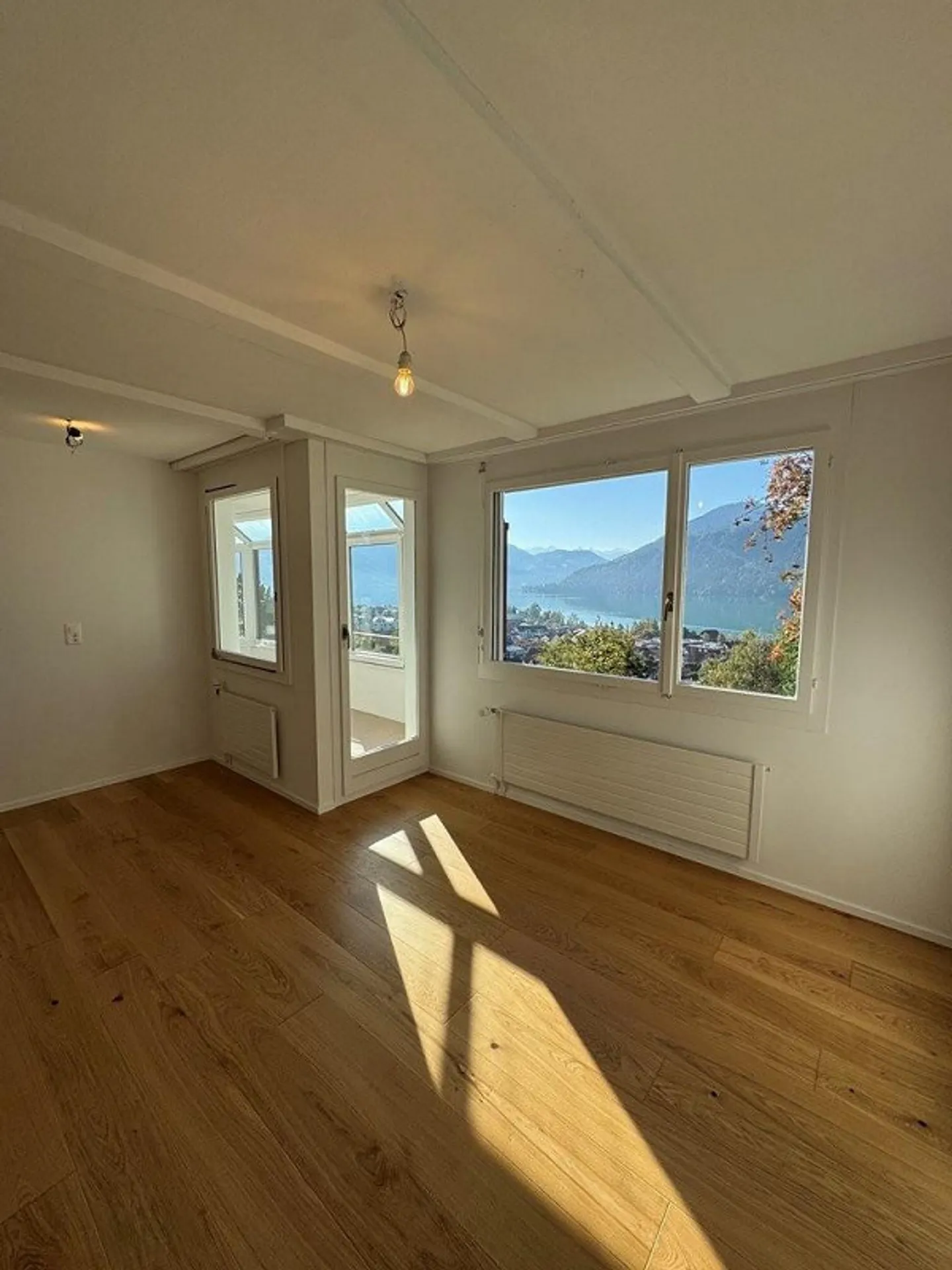 Casa unifamiliare di 4,5 locali appena ristrutturata con vista lago mozzafiato - Foto 4 di 12