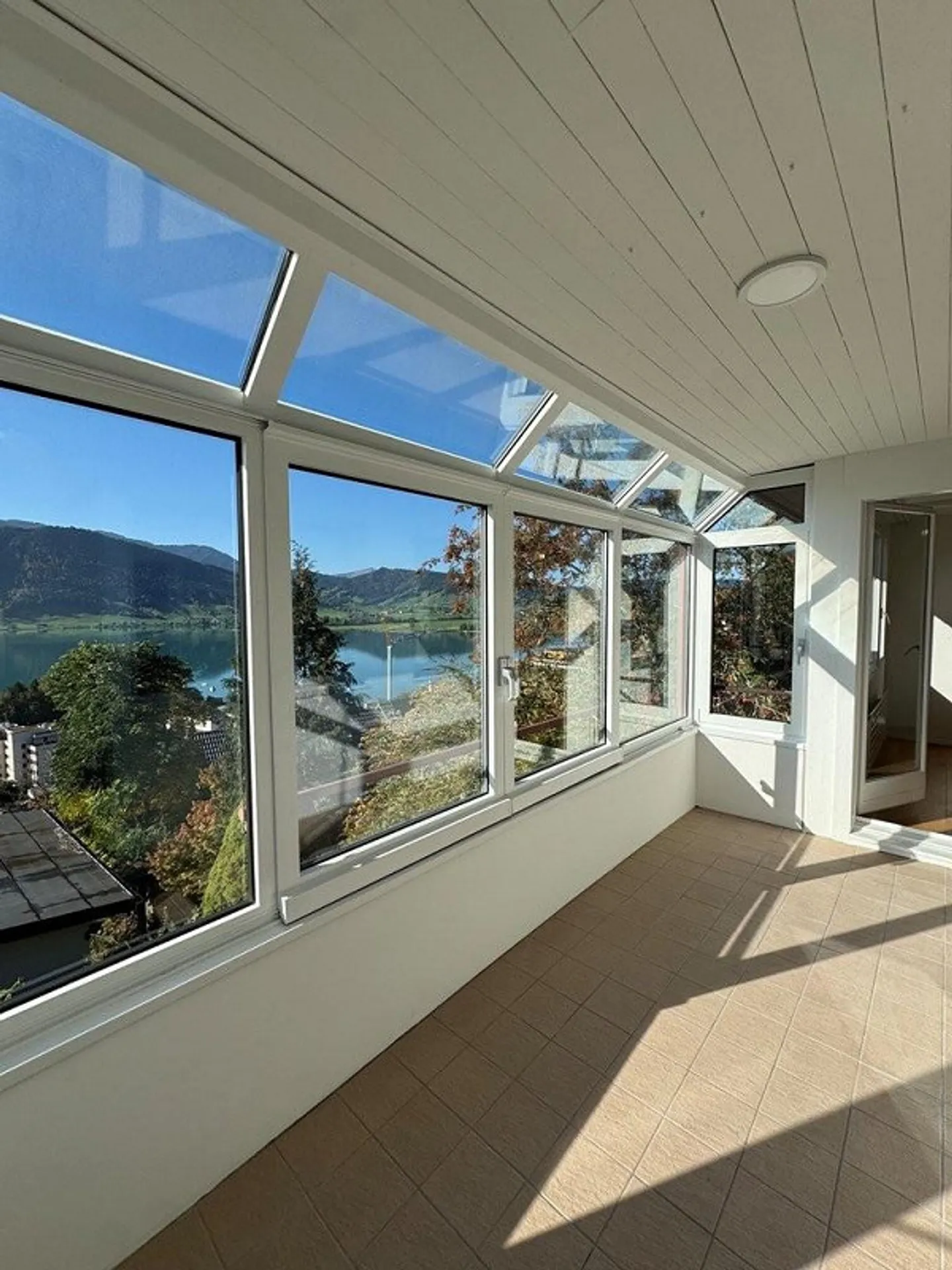 Casa unifamiliare di 4,5 locali appena ristrutturata con vista lago mozzafiato - Foto 7 di 12