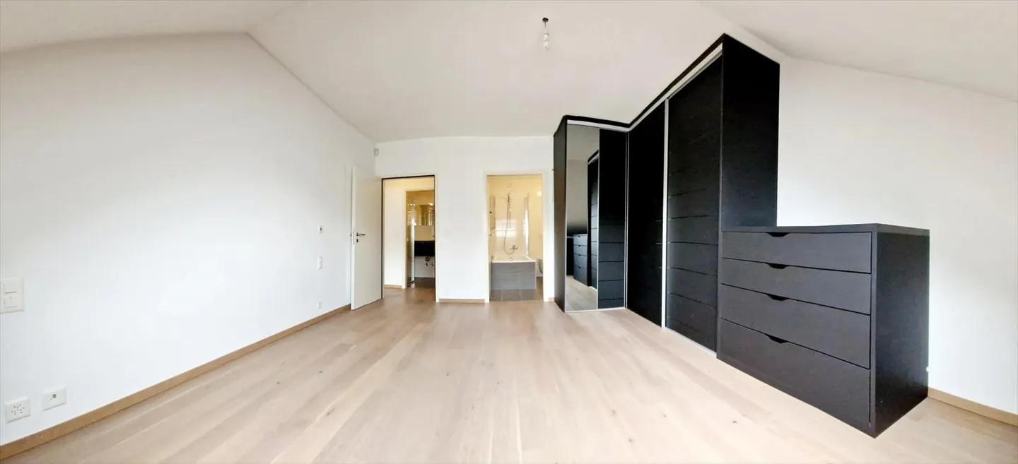 CHÊNE-BOURG | SCHÖNES 4-ZIMMER-APARTMENT IM DACHGESCHOSS - Foto 10 von 13