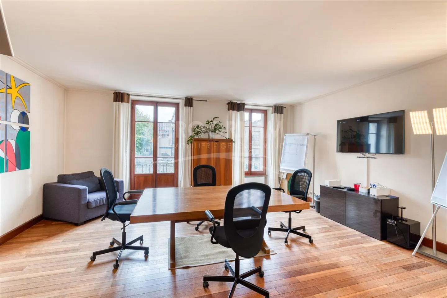 Quai du Rhône. Uffici di alta qualità con fibra, parcheggi e balconi. Parcheggi - Foto 9 di 11