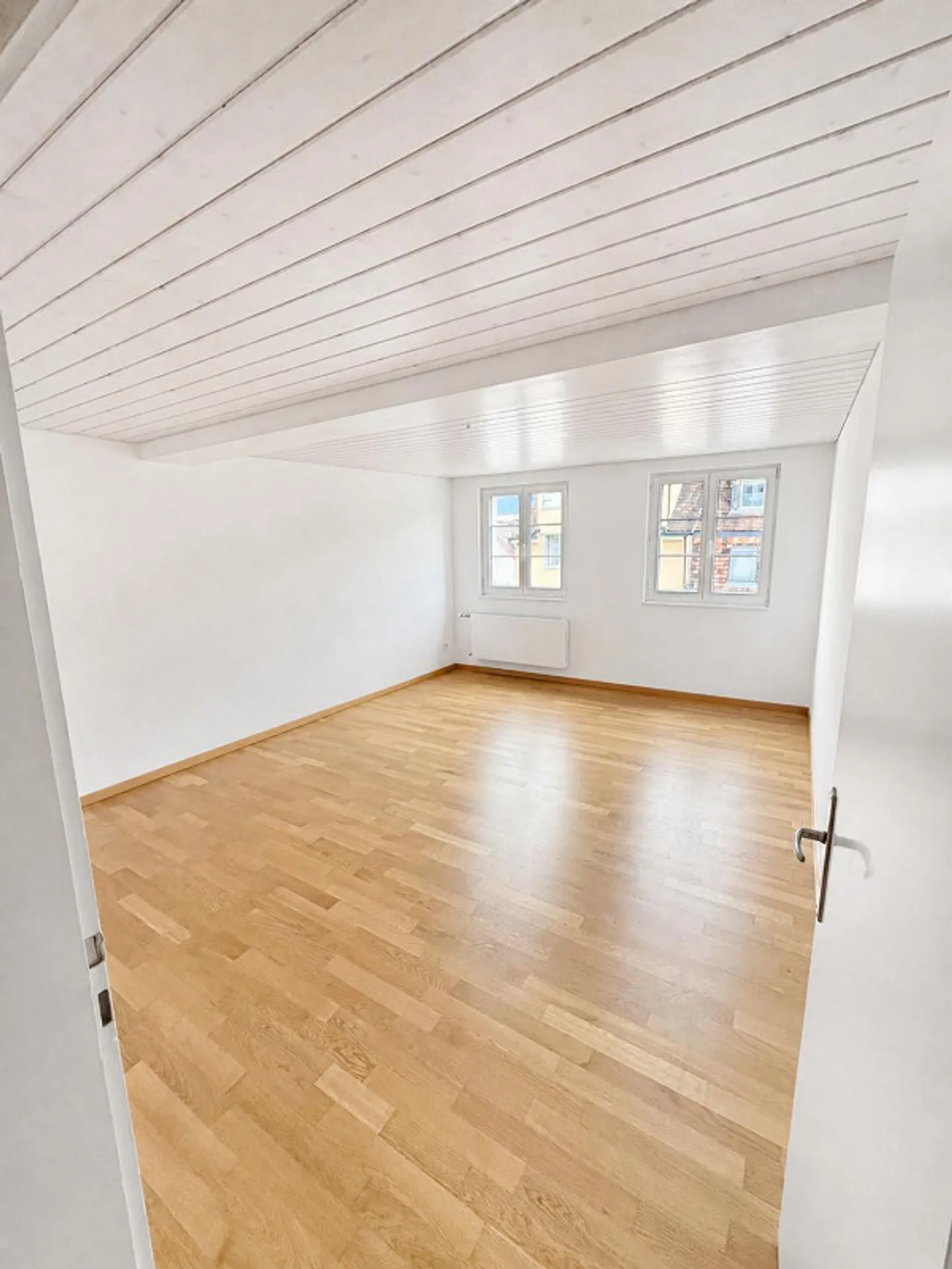 Maison mitoyenne fraîchement rénovée dans la ville - Photo 9 sur 10