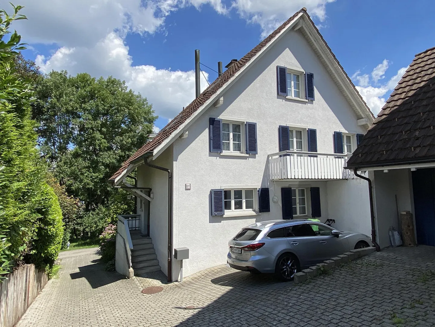 Maison jumelée familiale de 5,5 pièces avec jardin dans un quartier calme - Photo 1 sur 26