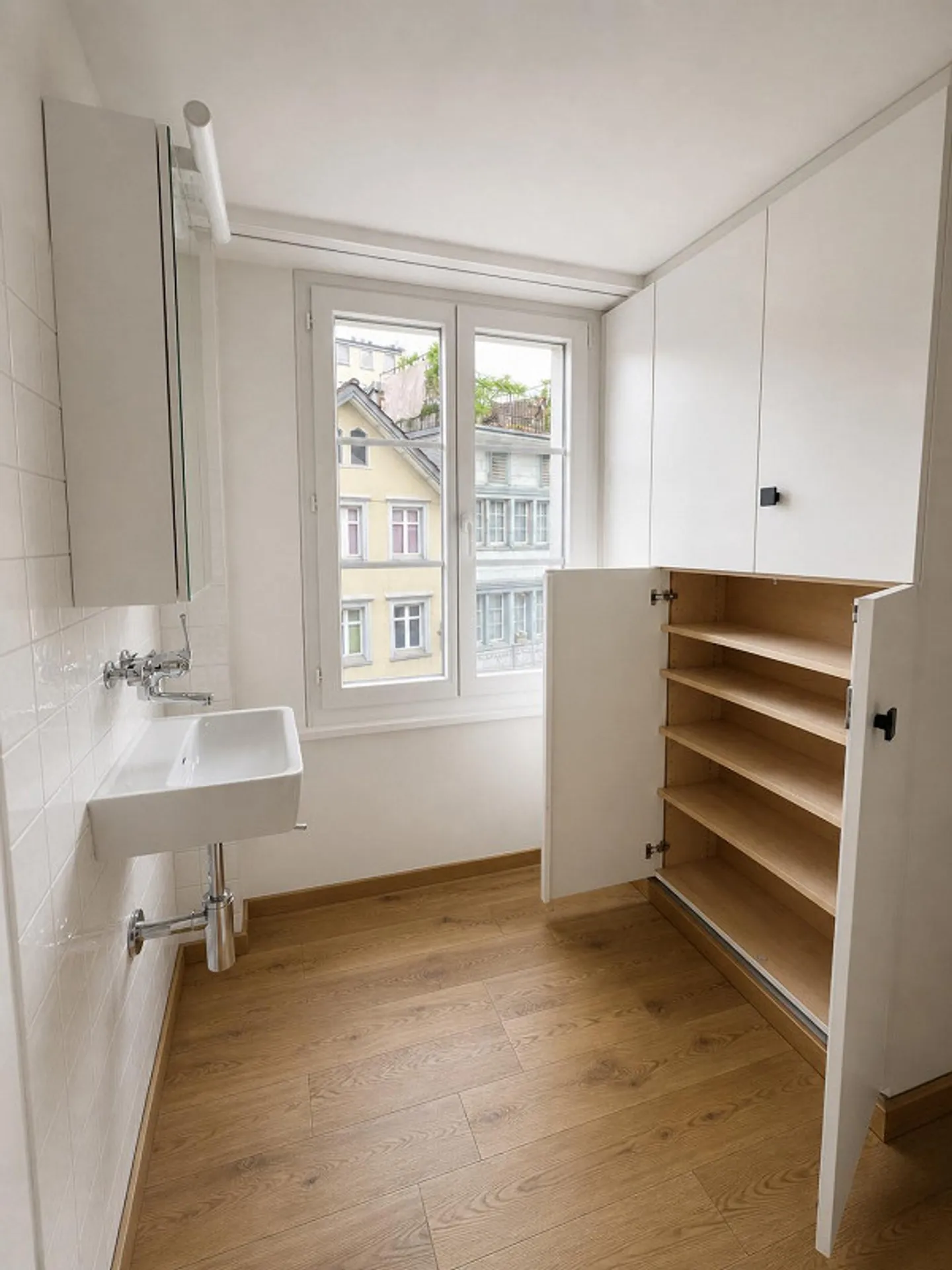 Maison mitoyenne fraîchement rénovée dans la ville - Photo 10 sur 10