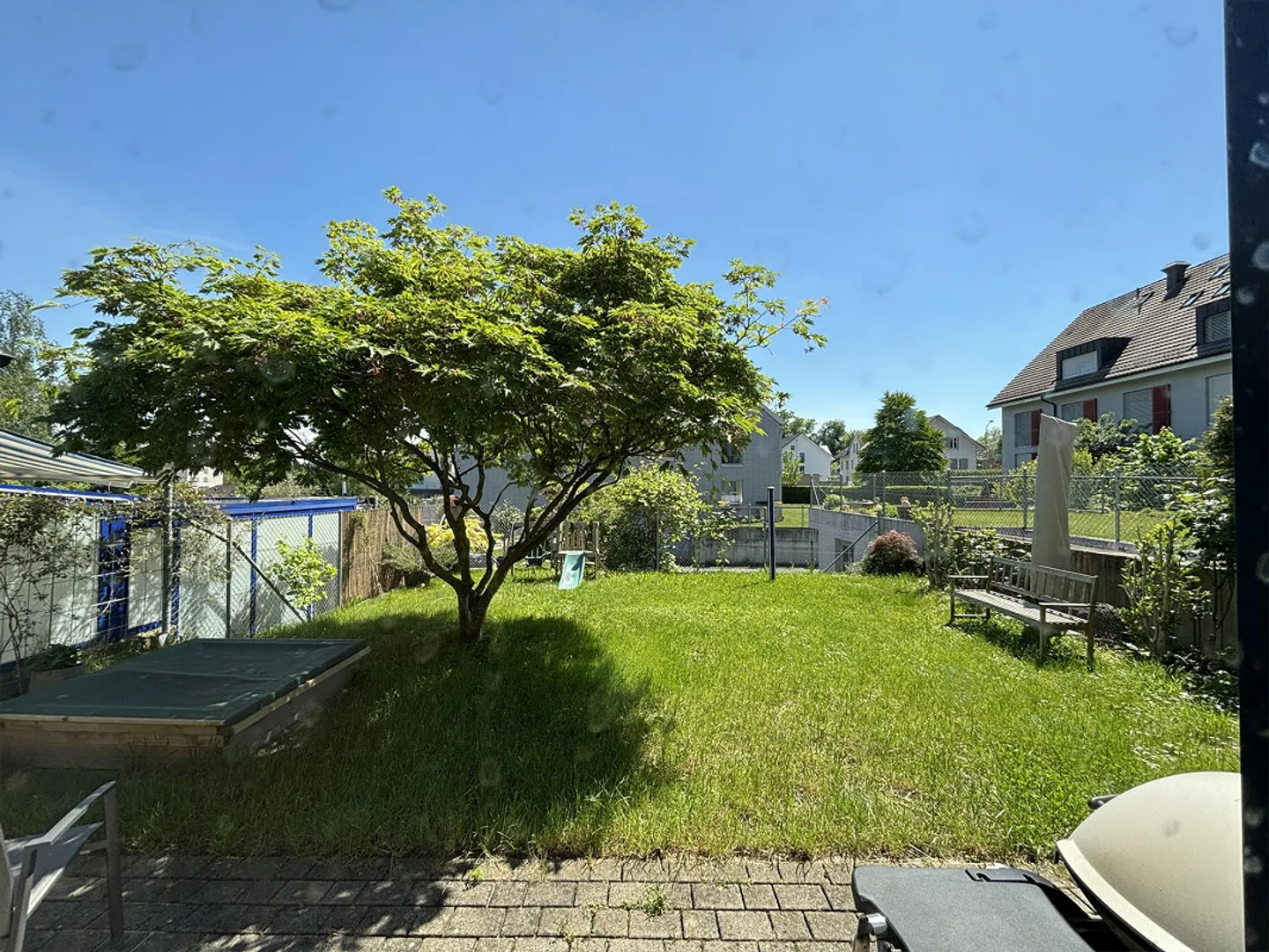 Maison jumelée familiale de 5,5 pièces avec jardin dans un quartier calme - Photo 4 sur 26