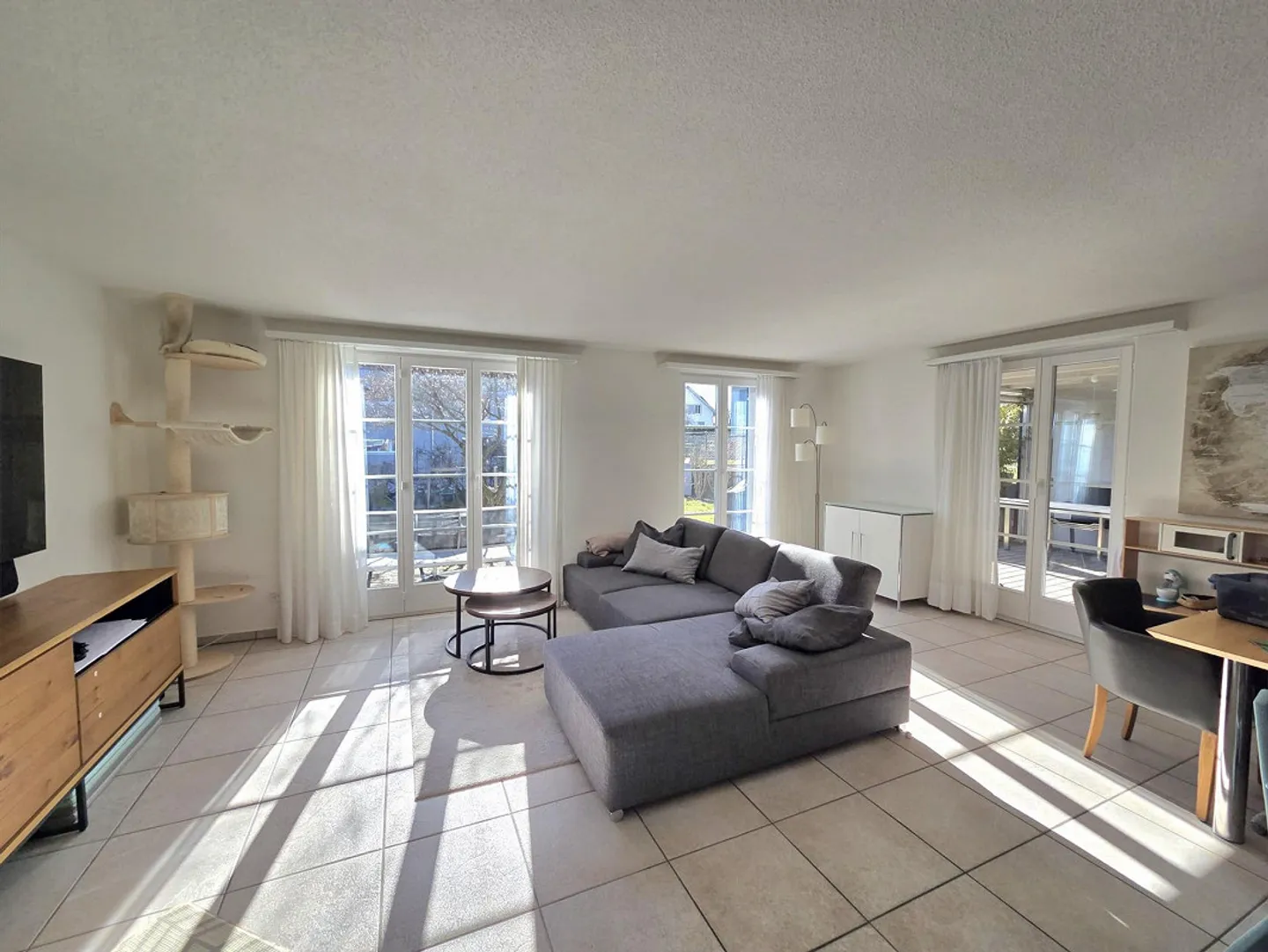 Maison jumelée familiale de 5,5 pièces avec jardin dans un quartier calme - Photo 7 sur 26