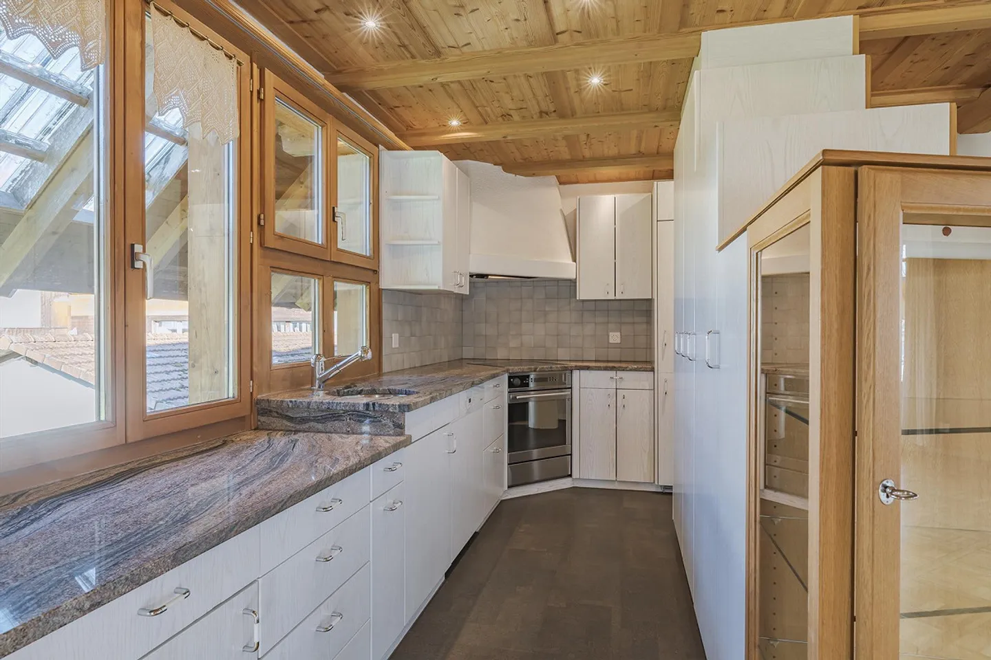 Atmosphère de vie charmante et chaleureuse à - Gempenach FR - Photo 2 sur 14