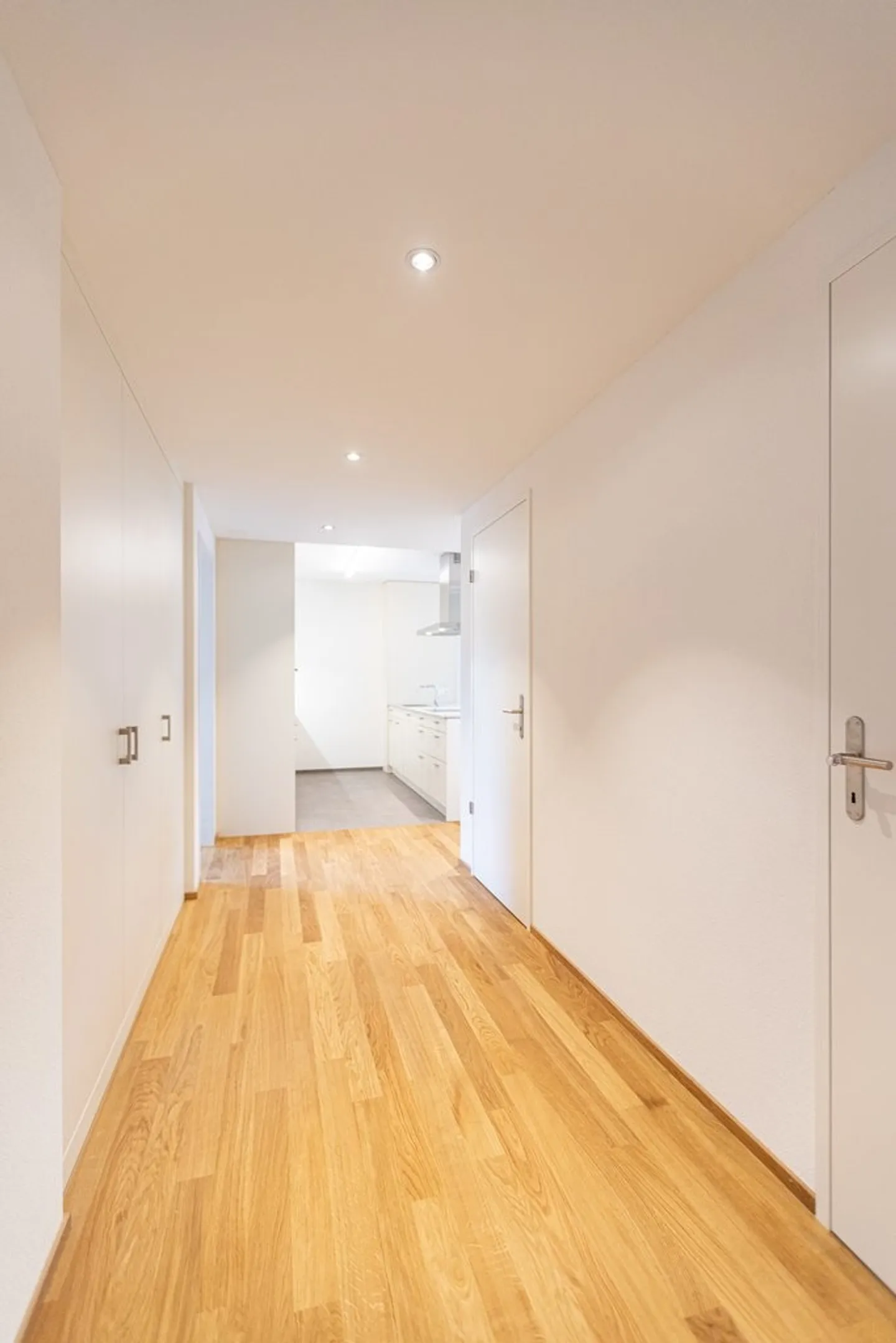 Appartamento moderno di 3,5 locali con area giardino in affitto - Foto 10 di 11