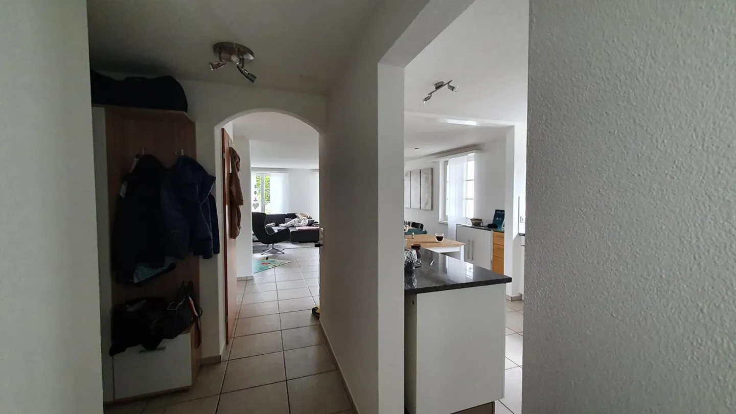 Maison jumelée familiale de 5,5 pièces avec jardin dans un quartier calme - Photo 12 sur 26