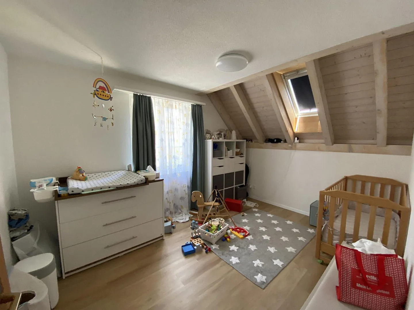 Maison jumelée familiale de 5,5 pièces avec jardin dans un quartier calme - Photo 17 sur 26