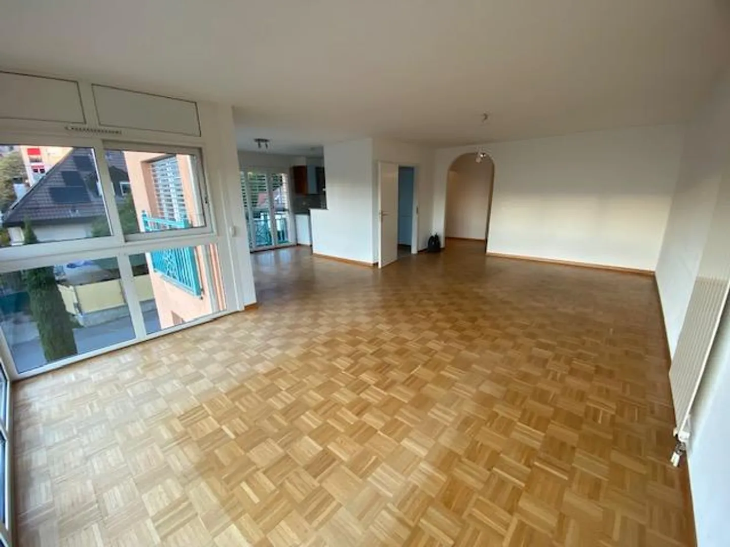 LARGE APARTMENT - 130 M2 - NYON - NEAR TRAIN STATION - Photo 2 of 13