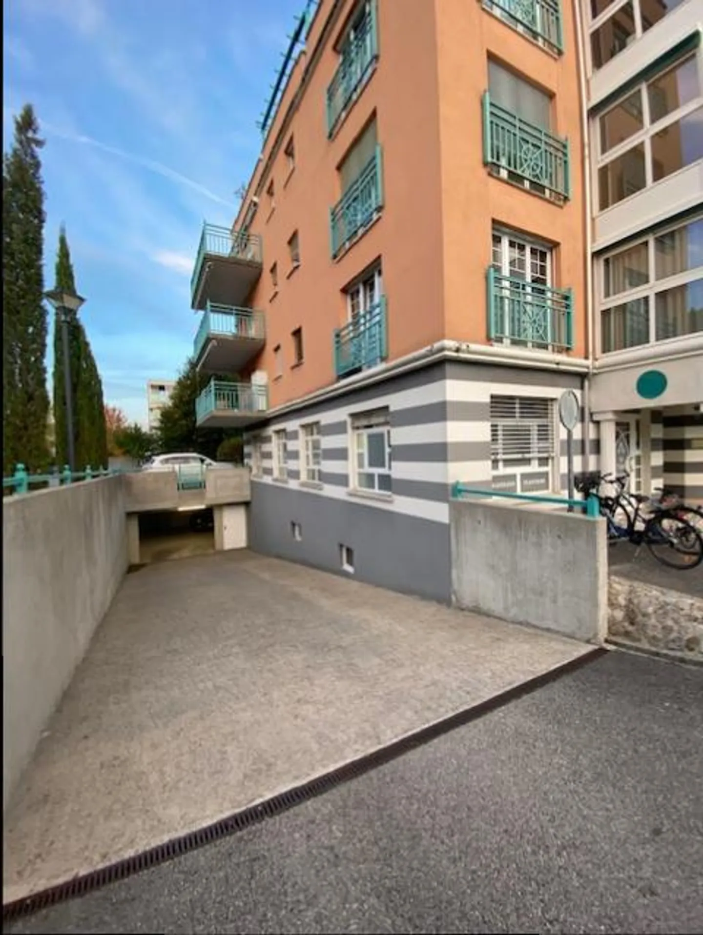 LARGE APARTMENT - 130 M2 - NYON - NEAR TRAIN STATION - Photo 13 of 13