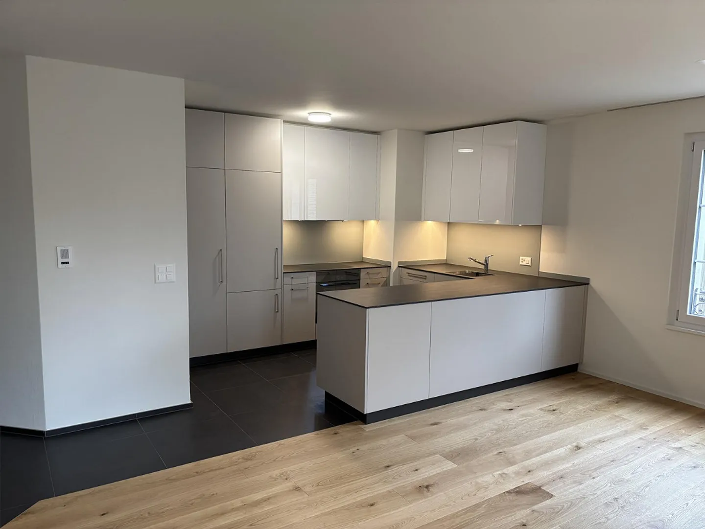 Freshly renovated 4.5-room apartment - Photo 1 of 5