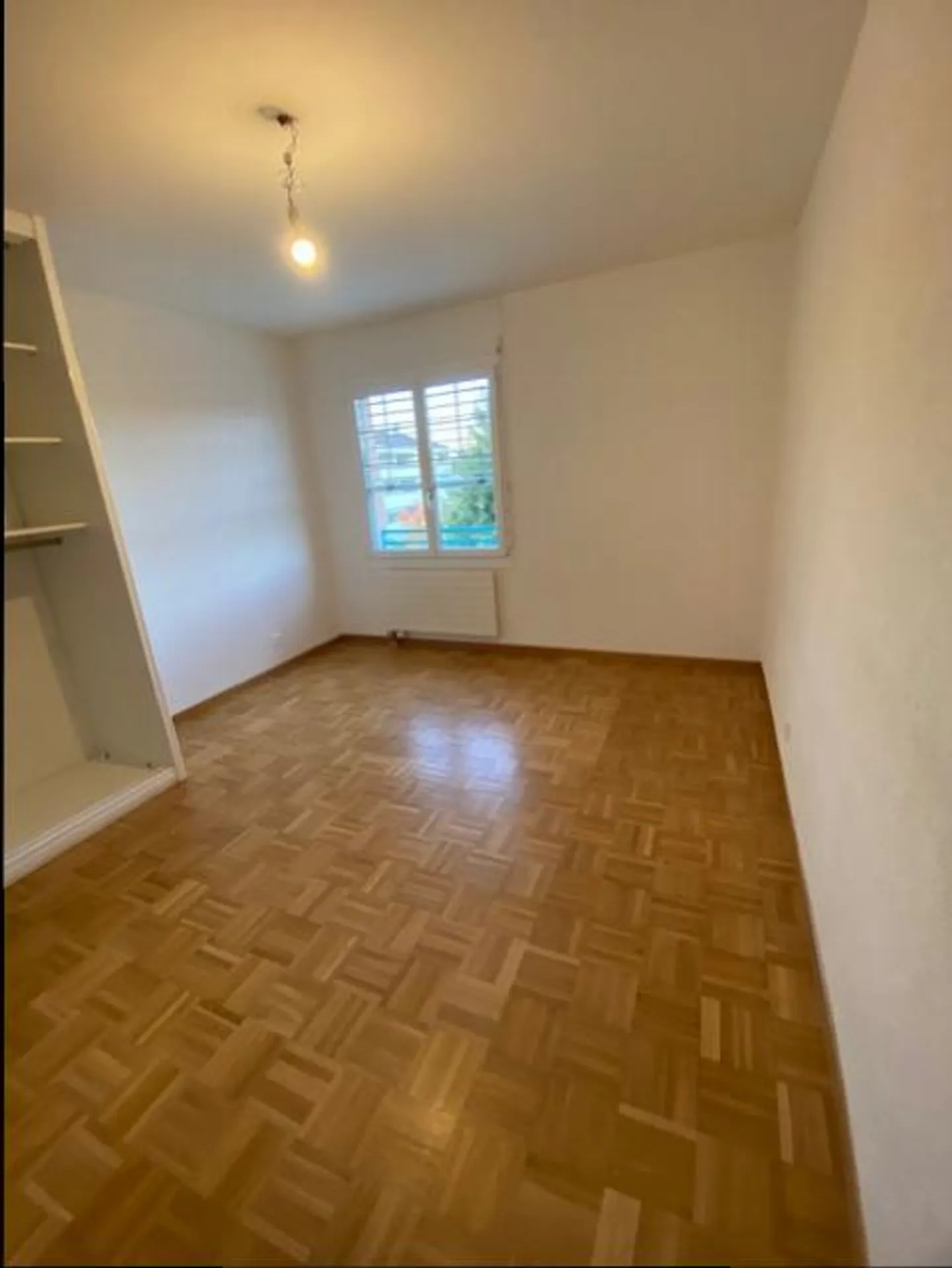 LARGE APARTMENT - 130 M2 - NYON - NEAR TRAIN STATION - Photo 11 of 13