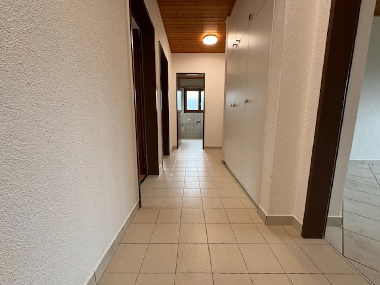Charmante Wohnung in Montsevelier - Foto 2 von 8