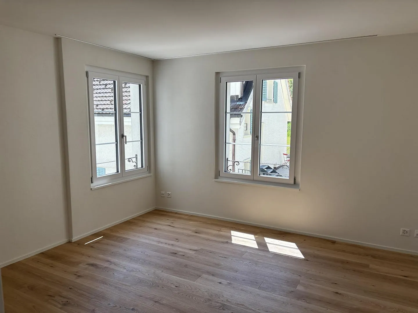 Freshly renovated 4.5-room apartment - Photo 3 of 5