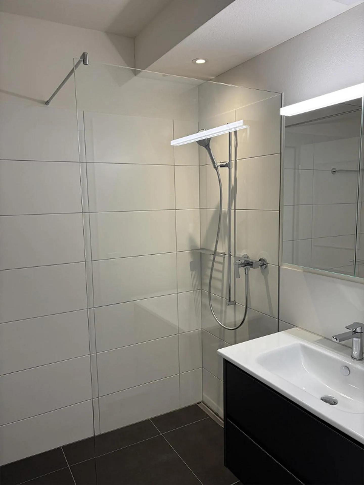 Freshly renovated 4.5-room apartment - Photo 4 of 5