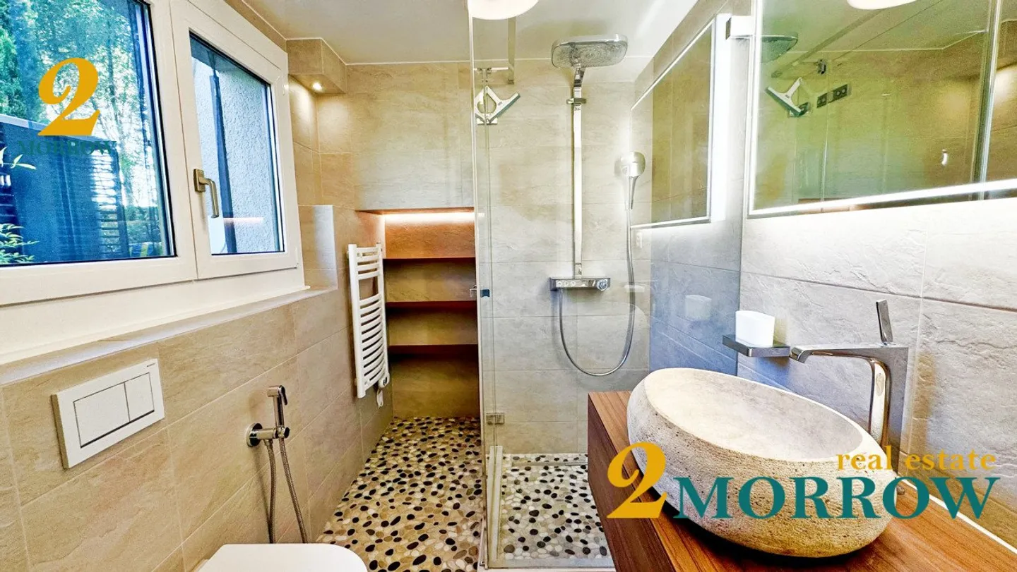 Beautiful fully renovated individual villa with pool and garden - Photo 9 of 9