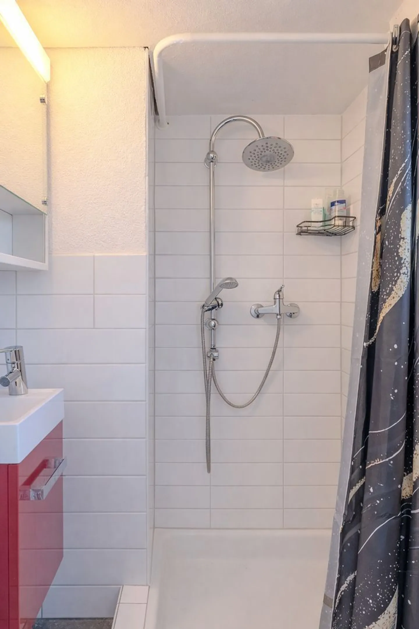 4-family apartment building with 5.3% gross yield in a central location - Photo 7 of 13
