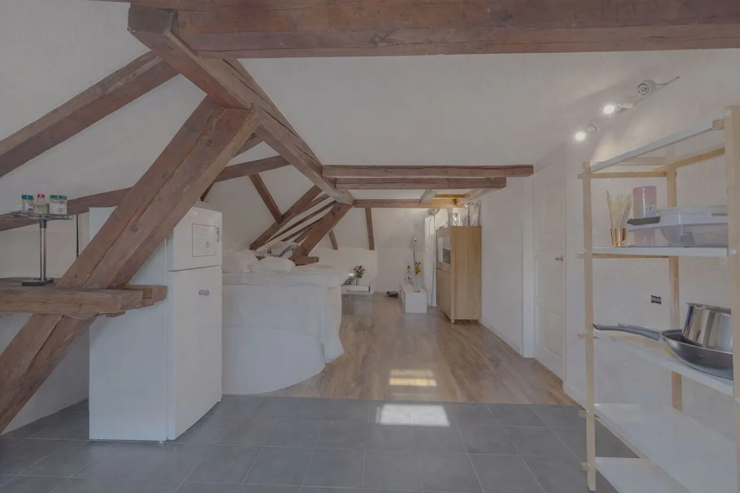 4-family apartment building with 5.3% gross yield in a central location - Photo 9 of 13