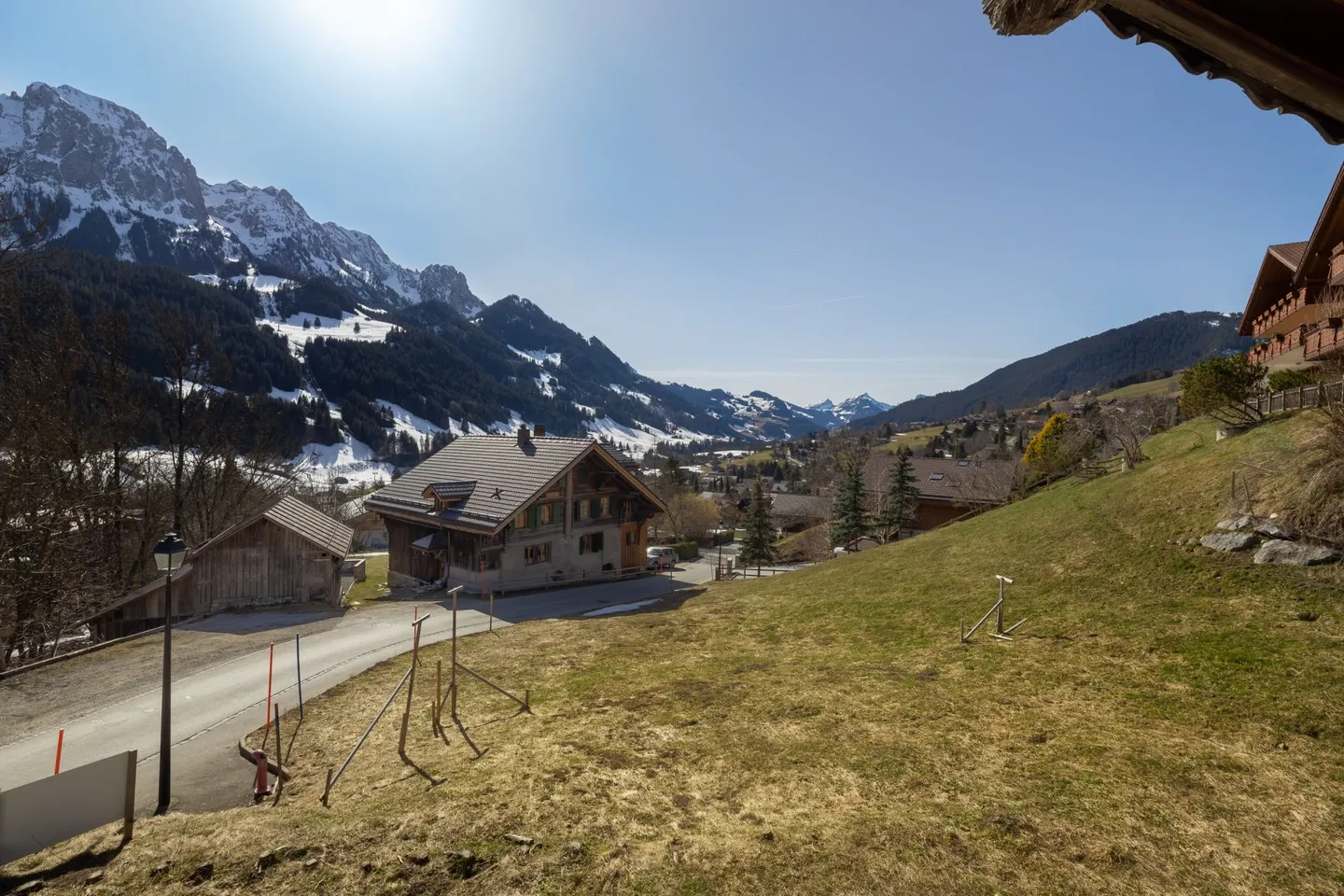 NEUBAU/NEW BUILD IN ROUGEMONT - Photo 6 sur 9