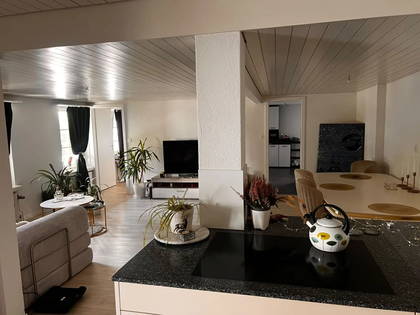 Appartement spacieux de 3,5 pièces avec garage et excellentes connexions de transport à Othmarsingen - Photo 3 sur 15