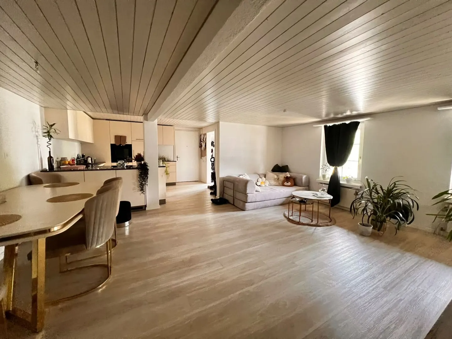Appartement spacieux de 3,5 pièces avec garage et excellentes connexions de transport à Othmarsingen - Photo 4 sur 15