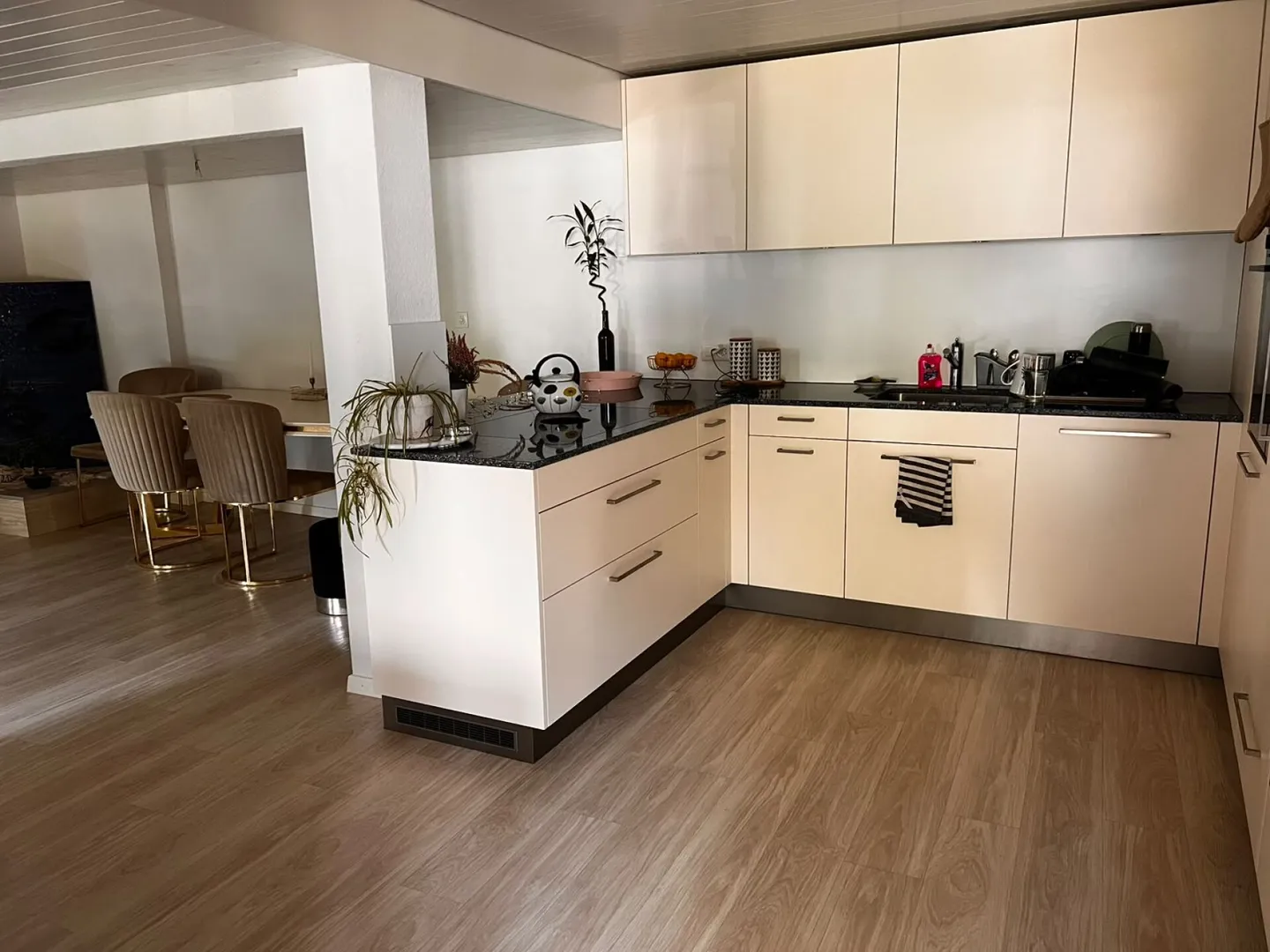 Appartement spacieux de 3,5 pièces avec garage et excellentes connexions de transport à Othmarsingen - Photo 6 sur 15