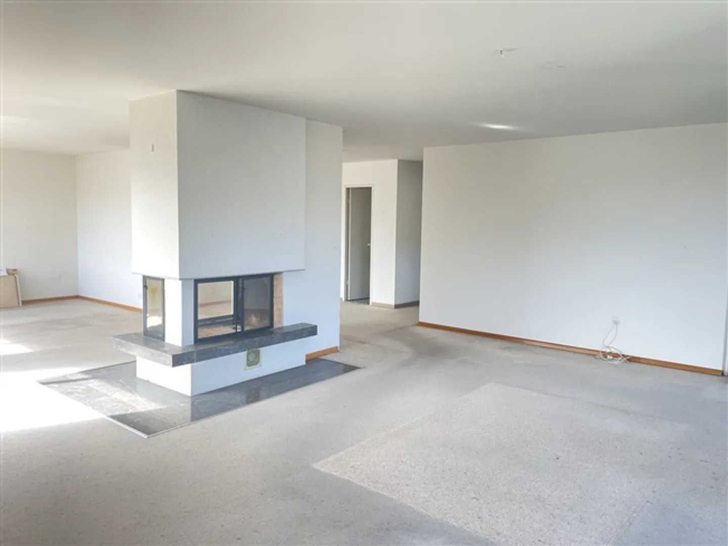 Appartement attrayant de 6,5 pièces (6ème étage) avec vue dégagée à Therwil - Photo 4 sur 16