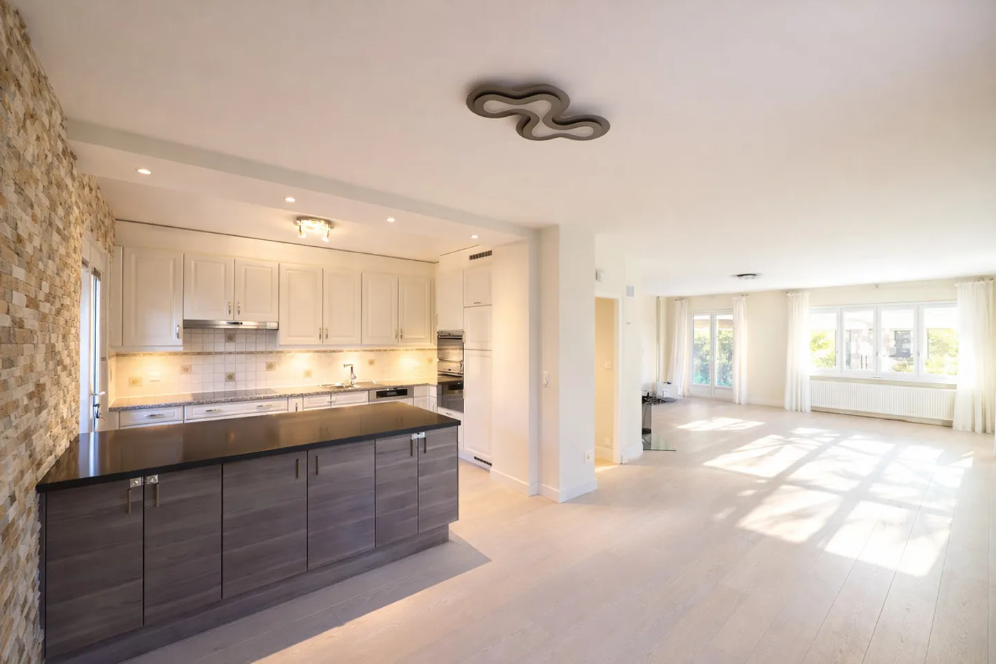 Belle maison 8P avec piscine à Onex - Photo 8 sur 16