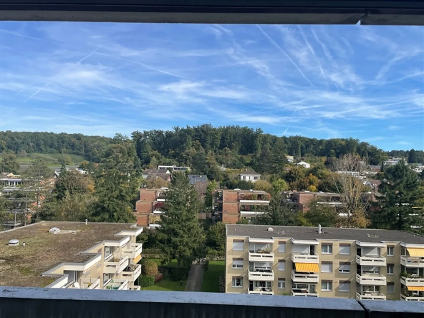 Appartement attrayant de 6,5 pièces (6ème étage) avec vue dégagée à Therwil - Photo 15 sur 16