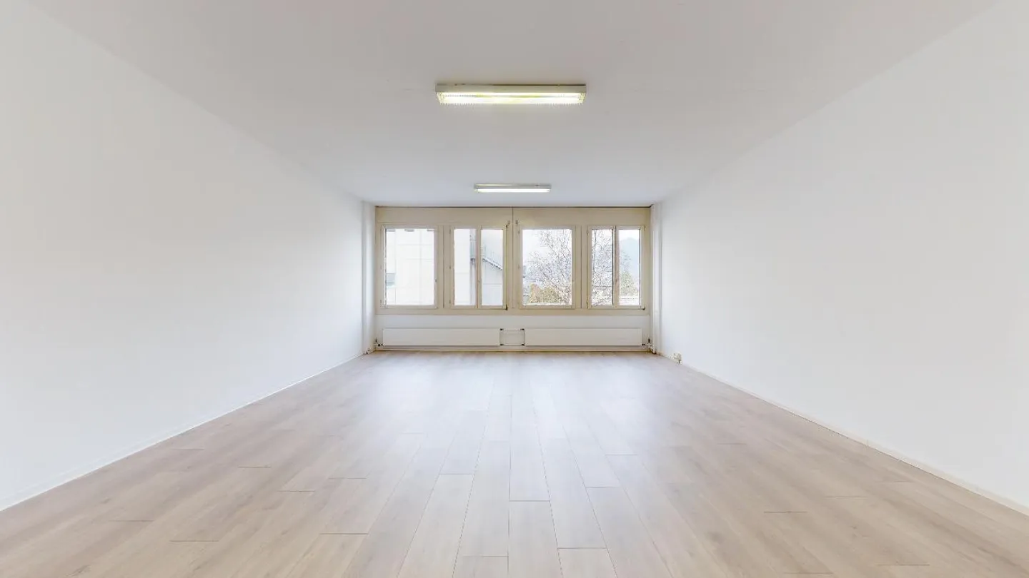 Ufficio luminoso e versatile di 68 m2  Quartino - Foto 2 di 11