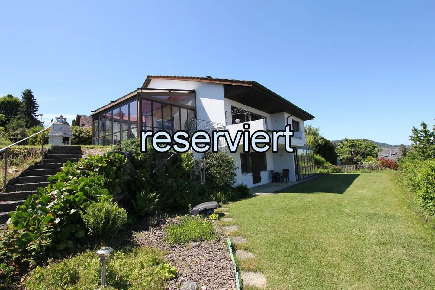 Attractive 5½-room single-family house with garage and beautiful mountain view - RESERVED - Photo 1 of 13