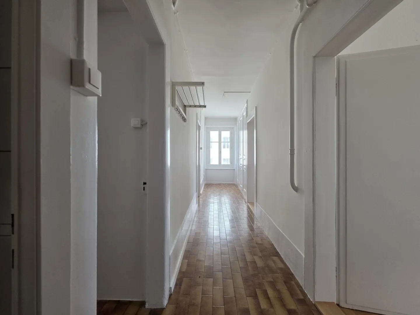 GERÄUMIGE UNTERKUNFT VON 92M2 - Foto 7 von 9