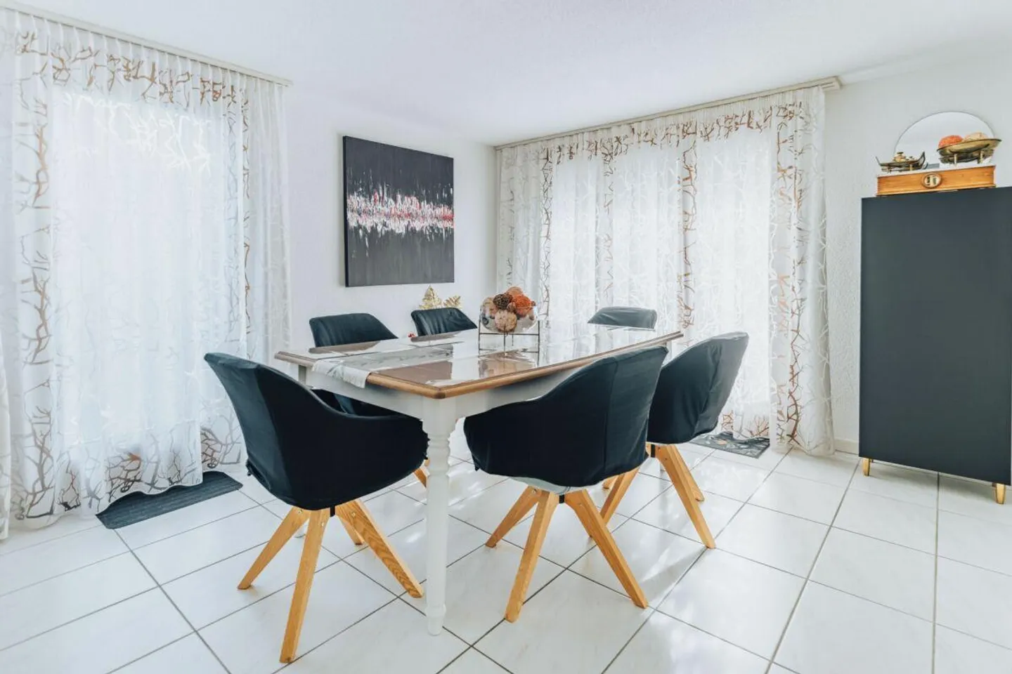 Casa bifamiliare attraente con due appartamenti - Foto 5 di 13