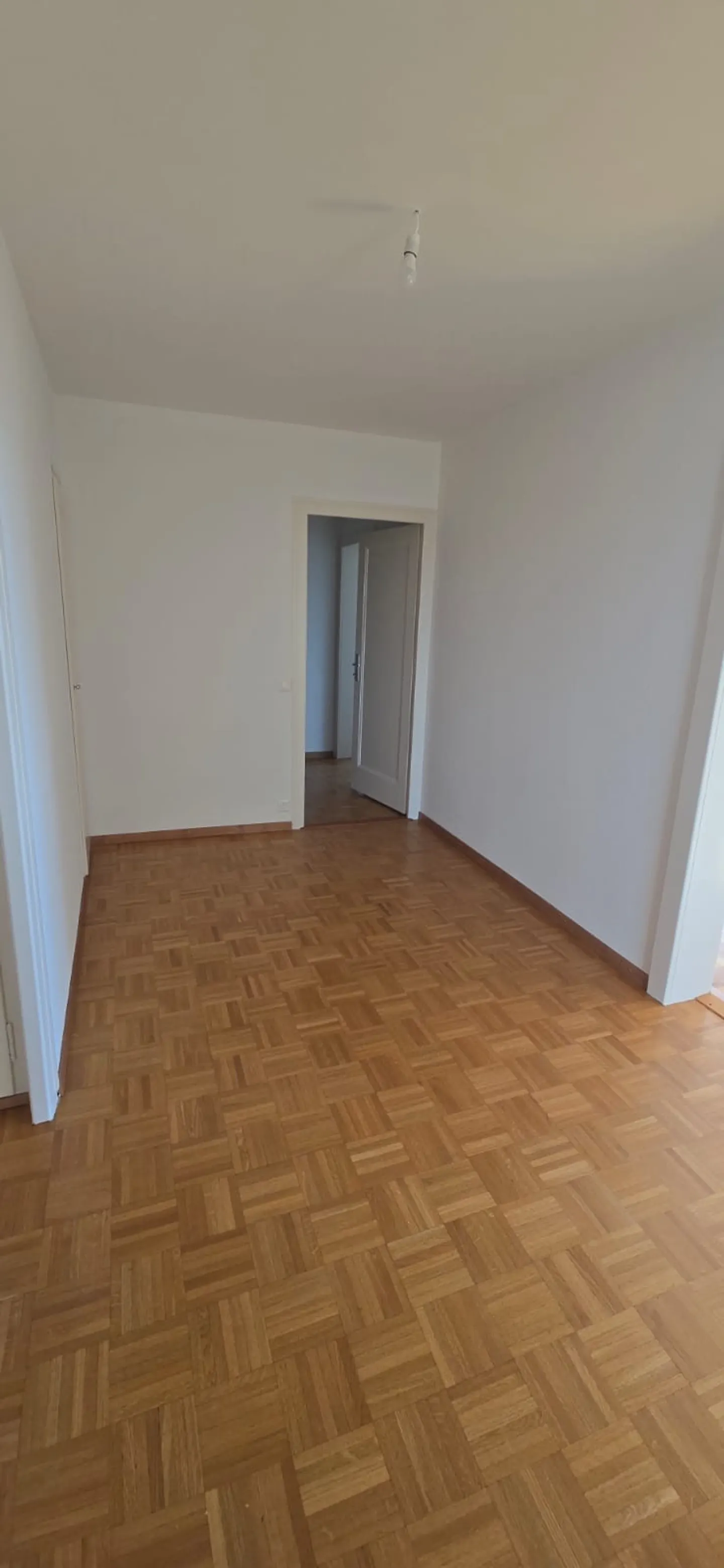 MH Reloc presents a magnificent 5-room apartment close to international organizations - Photo 5 of 8