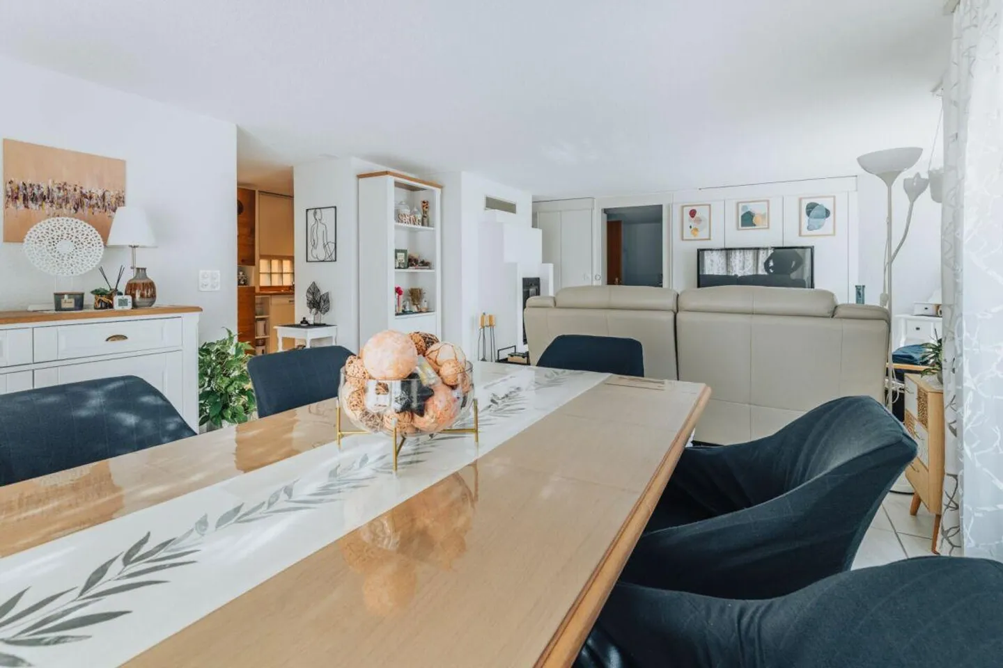 Casa bifamiliare attraente con due appartamenti - Foto 6 di 13