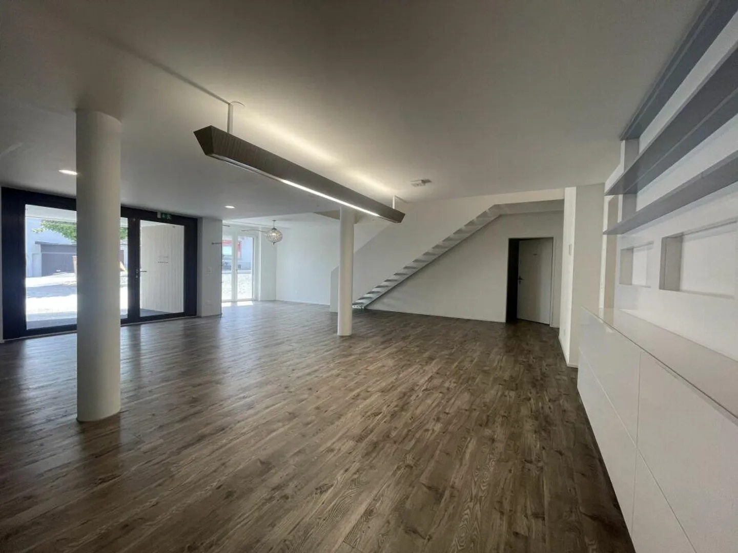 Stylish office or commercial space - available immediately - Photo 2 of 14