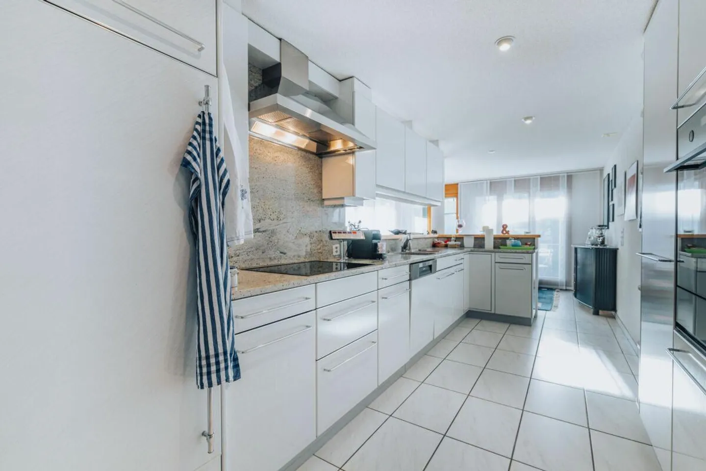 Casa bifamiliare attraente con due appartamenti - Foto 10 di 13