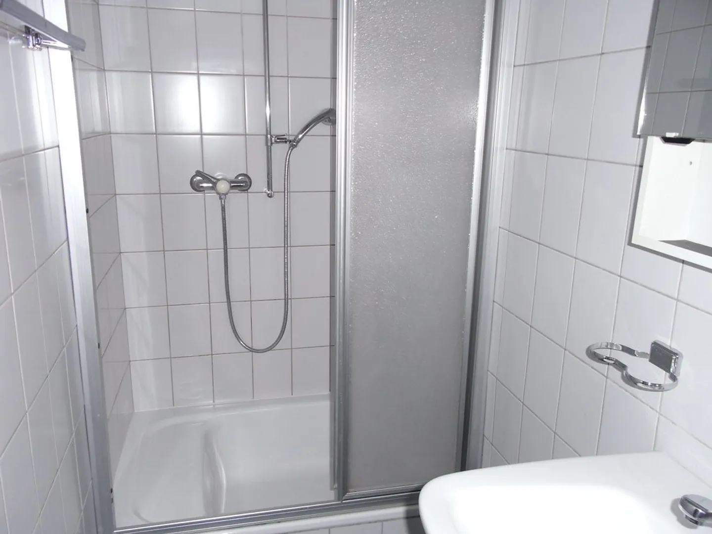 GERÄUMIGE UNTERKUNFT VON 92M2 - Foto 8 von 9