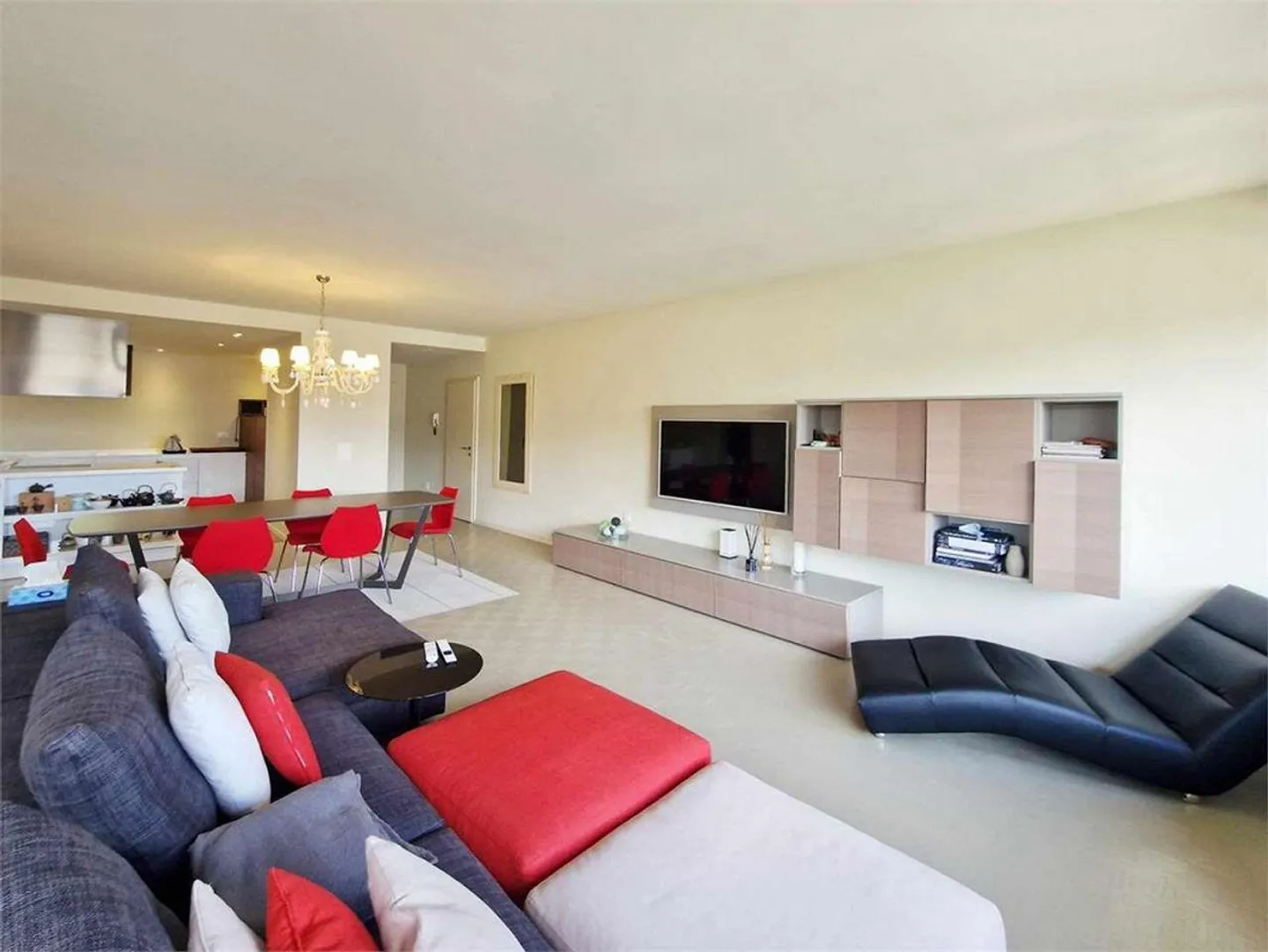 Splendido appartamento panoramico con piscina - Foto 1 di 8