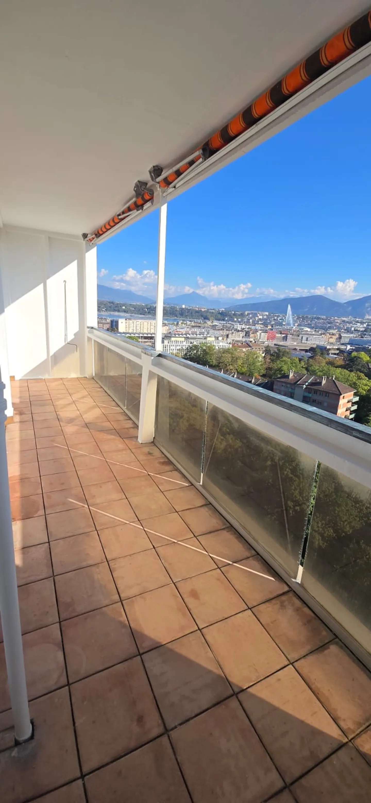 MH Reloc presents a magnificent 5-room apartment close to international organizations - Photo 7 of 8
