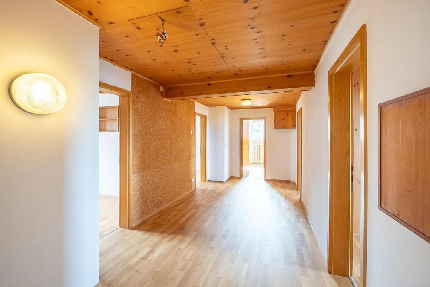 Appartamento affascinante di 5,5 stanze con vista - vicino al centro - Foto 1 di 10