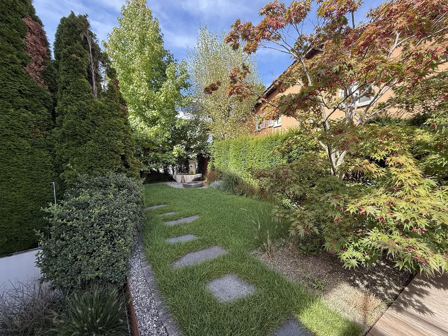 Edificio residenziale con vista sul lago, sulla città e sulle montagne a Dattenberg - Foto 3 di 12